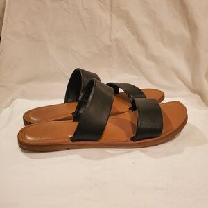 Universal Threads women's Dora footbed sandals size 10